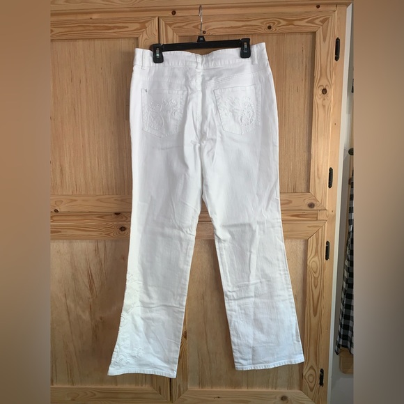 Cold Water Creek NWT white embroidered bootcut jeans size 12 - Picture 4 of 5